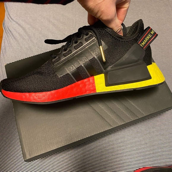 Adidas NMD US 4.5 Boys - Picture 2 of 8